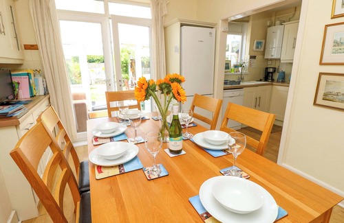 Southbourne Cottage | 32 Cranleigh Close