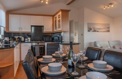 Mullacott Cabin | 32 Ocean Terrace Lodge - 3 Bed-Sleeps 6-TJS32OT
