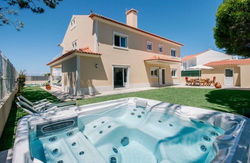 Ericeira Villa | 320 m² Villa ∙ 5 bedrooms ∙ 12 guests