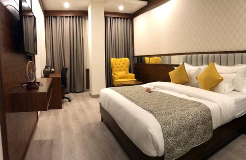 Sector 5 Hotel | 322 m² Hotel ∙ 2 guests