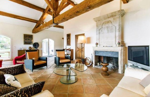 Vence Villa | 3230 ft² Villa