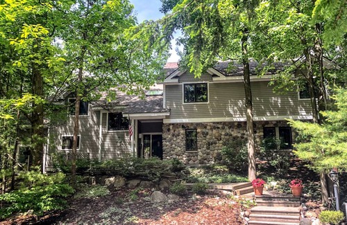 Maple City House | 325 m² House ∙ 6 bedrooms ∙ 13 guests