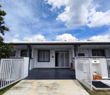 Seremban House | 325 Rimbun Aman Labu Seremban