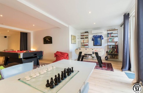 Buzet-sur-Tarn House | 326 m² Gîte ∙ 6 bedrooms ∙ 14 guests
