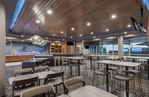 Lakeway Hotel | 33 m² Hotel ∙ 127 guests