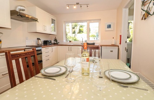 Hope-Cove House | 33 WEYMOUTH PARK, pet friendly, with a garden in Hope Cove