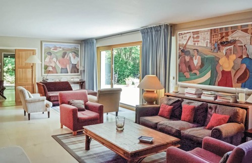 Ascain House | 330 m² House ∙ 5 bedrooms ∙ 10 guests