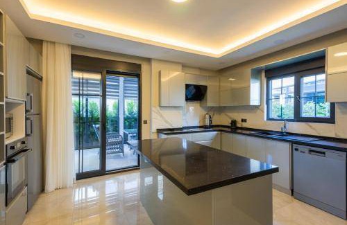 Icmeler City Center Villa | 335 m² Villa ∙ 4 bedrooms ∙ 9 guests