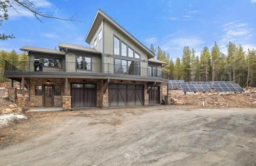 Black Hawk House | 34 Acre Escape Games Hiking Pool Table Bicycles