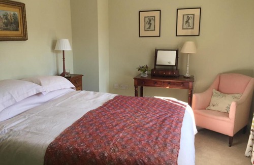 Tisbury Bed & Breakfast | 34 Grosvenor Drive