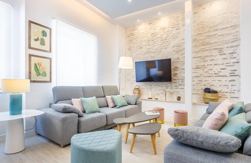 El Arenal Villa | 340 m² Villa ∙ 6 bedrooms ∙ 12 guests