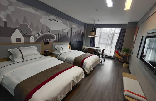 Bijiang District Hotel | 35 m² Hotel ∙ 2 bedrooms ∙ 4 guests
