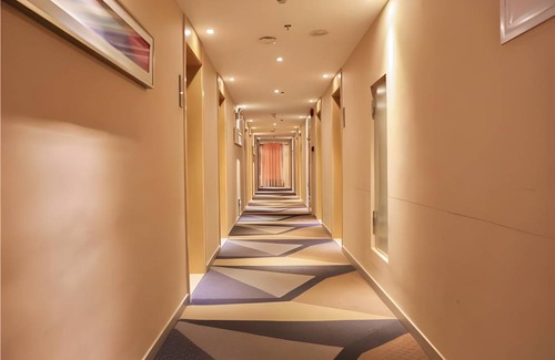 Baiyun Hotel | 35 m² Hotel ∙ 2 bedrooms ∙ 10 guests