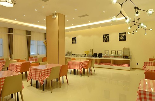 Ledong Li Autonomous County Hotel | 35 m² Hotel ∙ 2 bedrooms ∙ 10 guests