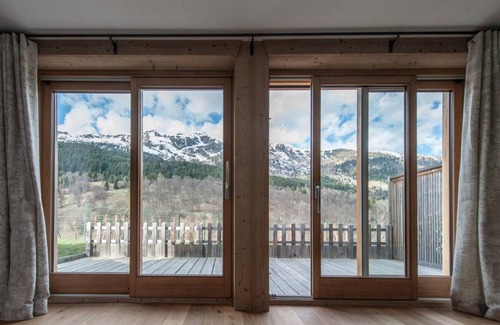 Meribel Ski Chalet | 350 m² Chalet ∙ 5 bedrooms ∙ 10 guests