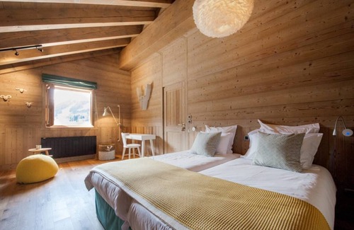 Meribel Ski Chalet | 350 m² Chalet ∙ 5 bedrooms ∙ 10 guests