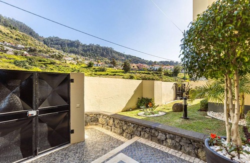 Arco da Calheta House | 350 m² House ∙ 5 bedrooms ∙ 16 guests
