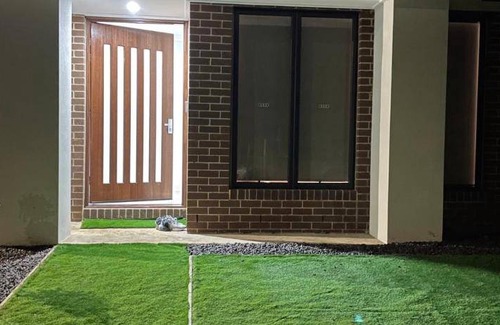 Melton South House | 350 m² House ∙ 4 bedrooms ∙ 8 guests