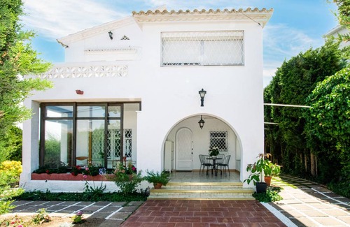 Alella House | 350 m² House ∙ 5 bedrooms ∙ 7 guests