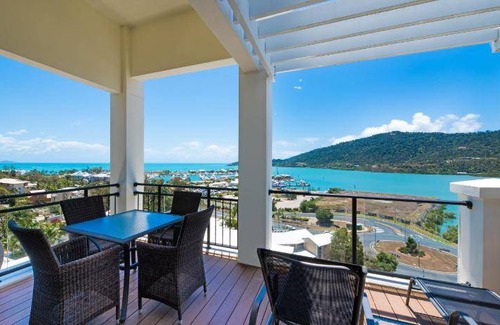 Airlie Beach Apartment | 350 m² Serviced apartment ∙ 4 bedrooms ∙ 127 guests
