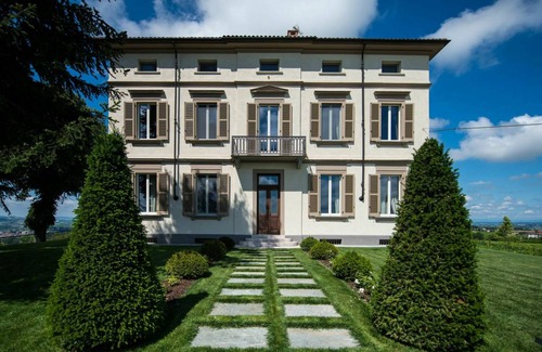Costigliole d'Asti Villa | 350 m² Villa ∙ 4 bedrooms ∙ 12 guests