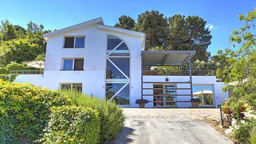 Lake Garda Villa | 350 m² Villa ∙ 5 bedrooms ∙ 10 guests