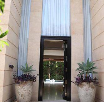 Herzliya Pituach Villa | 350 m² Villa ∙ 6 bedrooms ∙ 12 guests
