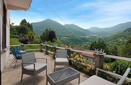 Dizzasco Villa | 350 m² Villa ∙ 6 bedrooms ∙ 12 guests