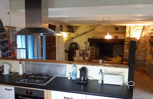Saint-Vincent-d'Olargues House | 350 year old stylishly renovated house with view of the Orb valley, WLAN