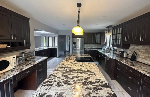 Erin House | 36 Acres Luxury Estate - Family & Weekend Peaceful Getaway