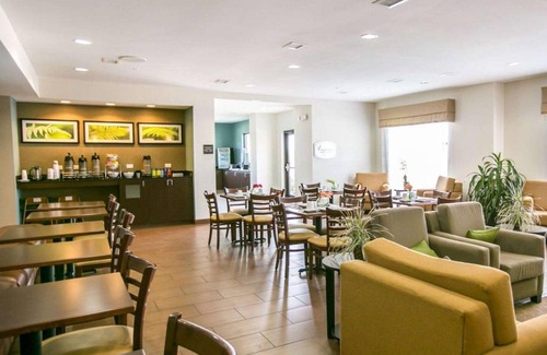 Wells Branch Hotel | 36 m² Hotel ∙ 127 guests