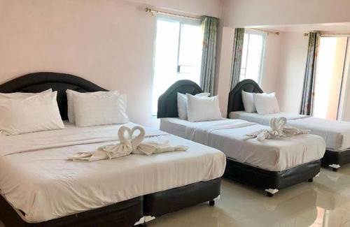 Udon Thani Hotel | 36 m² Hotel ∙ 4 guests
