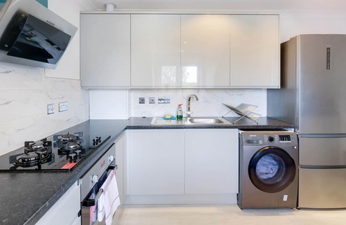 Oakleigh Apartment | 360 EN5 Turners Ct 10 -Modern, Bright, Spacious 2 bed 2 bath Barnet Penthouse