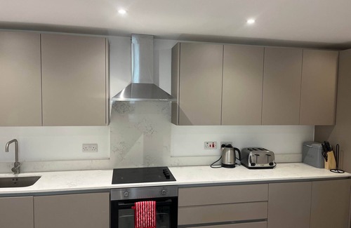 Camberley Apartment | 360 GU15 Aspen Court 02 - Modern 1 bedroom Apartment 02 Town Centre Camberley