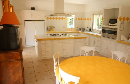 Meynes House | 360 m2 house