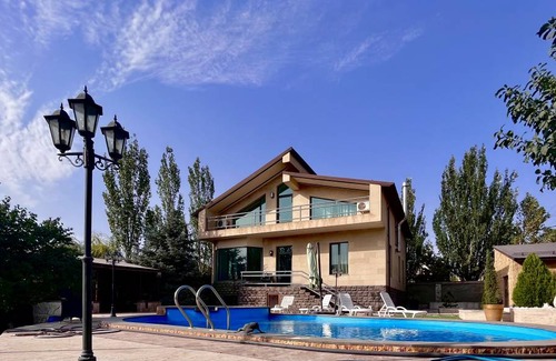 Yerevan Villa | 360 m² Villa ∙ 4 bedrooms ∙ 7 guests