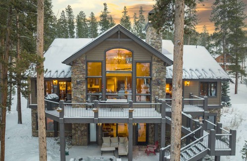 The Highlands House | 361 m² House ∙ 5 bedrooms ∙ 12 guests