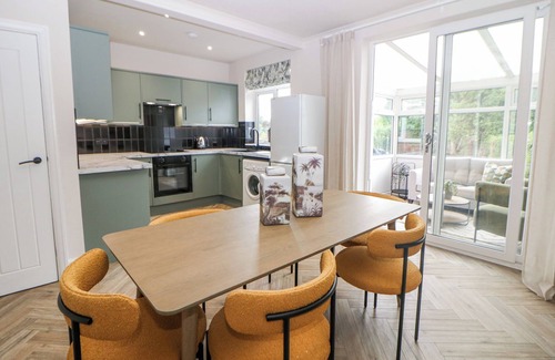 Skegby House | 37 BERRY HILL LANE, pet friendly, with a garden in Mansfield