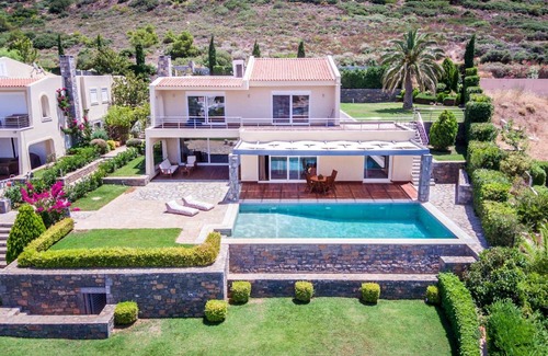 Palaia Fokaia House | 370 m² House ∙ 5 bedrooms ∙ 9 guests