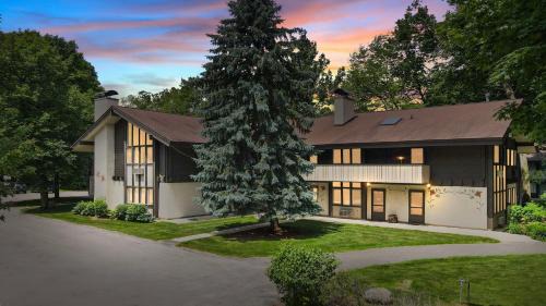 Boyne Falls House | 379A Mountain Villa
