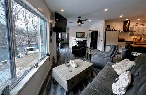 Littleton House | 37PA Superbly appointed riverfront home in LIttleton! Skiing, hiking, firepit, wifi, dog friendly!