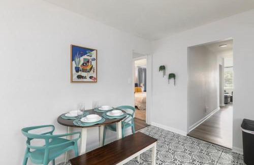 Avondale House | 37th Street Bungalow