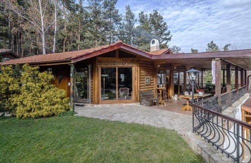 Maritsa Resort | 380 m² Resort ∙ 6 bedrooms ∙ 14 guests