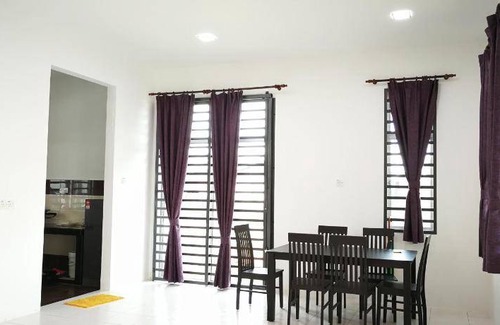 Kuantan House | 380 m² House ∙ 4 bedrooms ∙ 9 guests