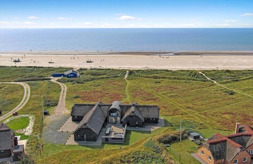 Blavand Strand House | 385 m² House ∙ 6 bedrooms ∙ 12 guests