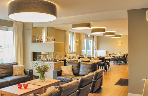 Kessel House | 388 m² House ∙ 12 bedrooms ∙ 30 guests
