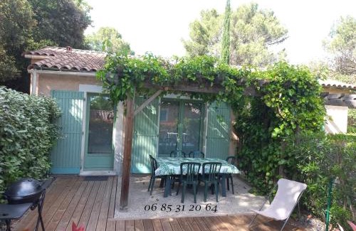 Gaujac House | 39 - Mazet Provençal dans Village Vacances