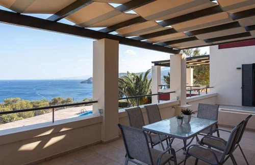 Kontos Resort | 390 m² Resort ∙ 8 bedrooms ∙ 16 guests