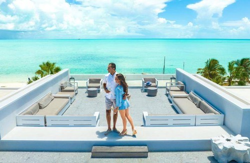 Long Bay Resort | 397 m² Resort ∙ 4 bedrooms ∙ 8 guests