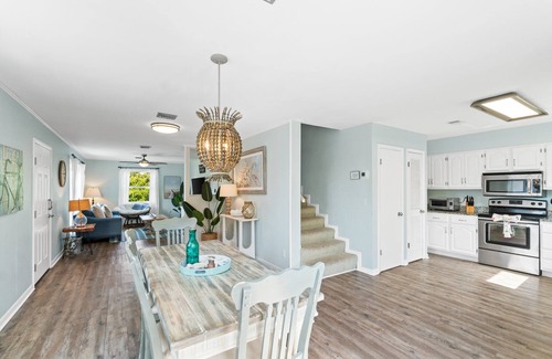 Laguna Beach Estates House | 3bd 2ba Sleeps 10 Golf Cart Included Pet Friendly
